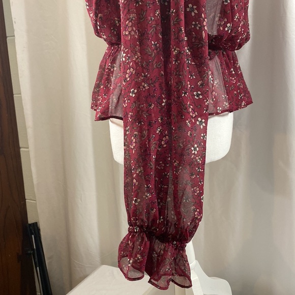 Willow & Clay Wrap Front Cropped Ruffled Top Sz L NWT - Picture 4 of 9